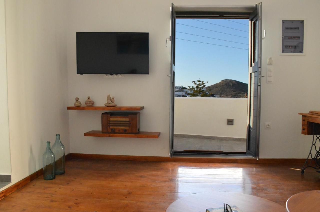 Rhyolite Apartment Τριοβάσαλος Εξωτερικό φωτογραφία